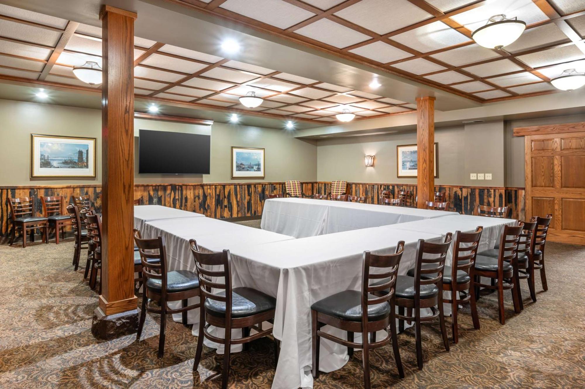 Best Western Premier Mariemont Inn Cincinnati Exterior photo